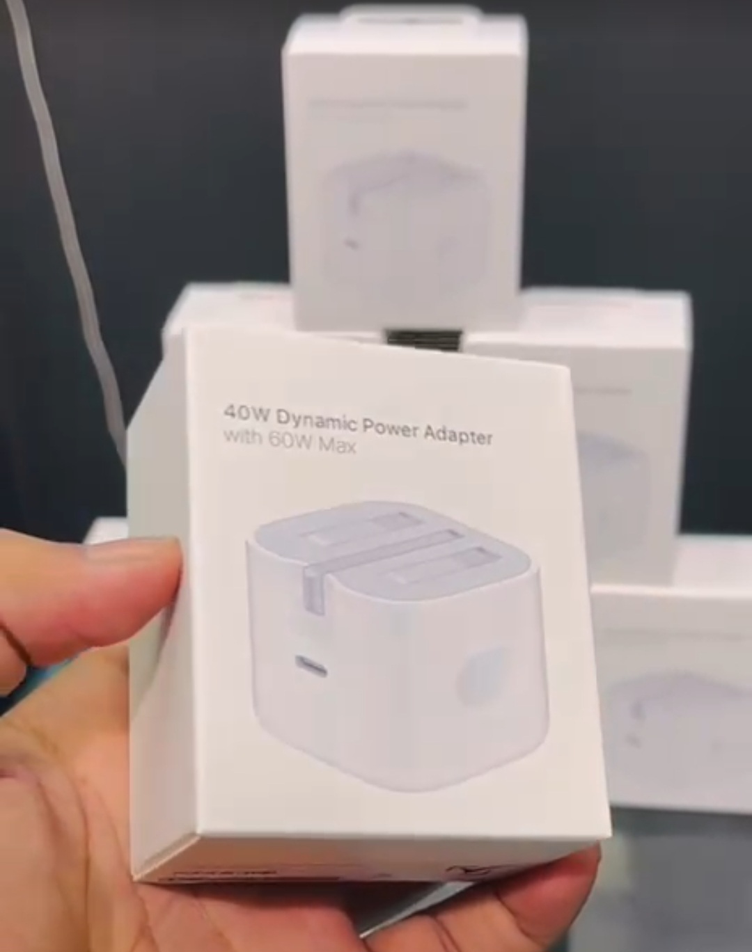 Apple 40W Dynamic Power Adapter with 60W Max (3 Pin) - Image 4